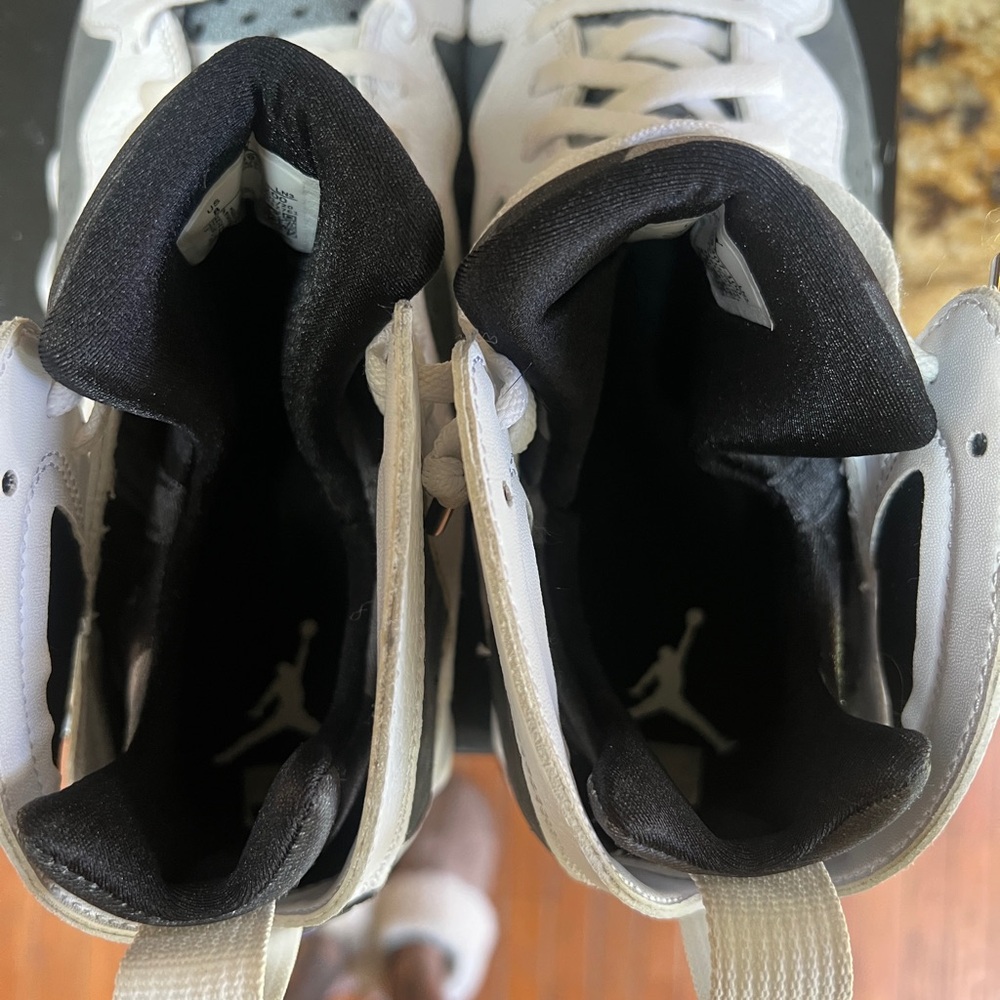 Jordan Air 7 Retro White and Varsity Purple - Picture 6 of 7